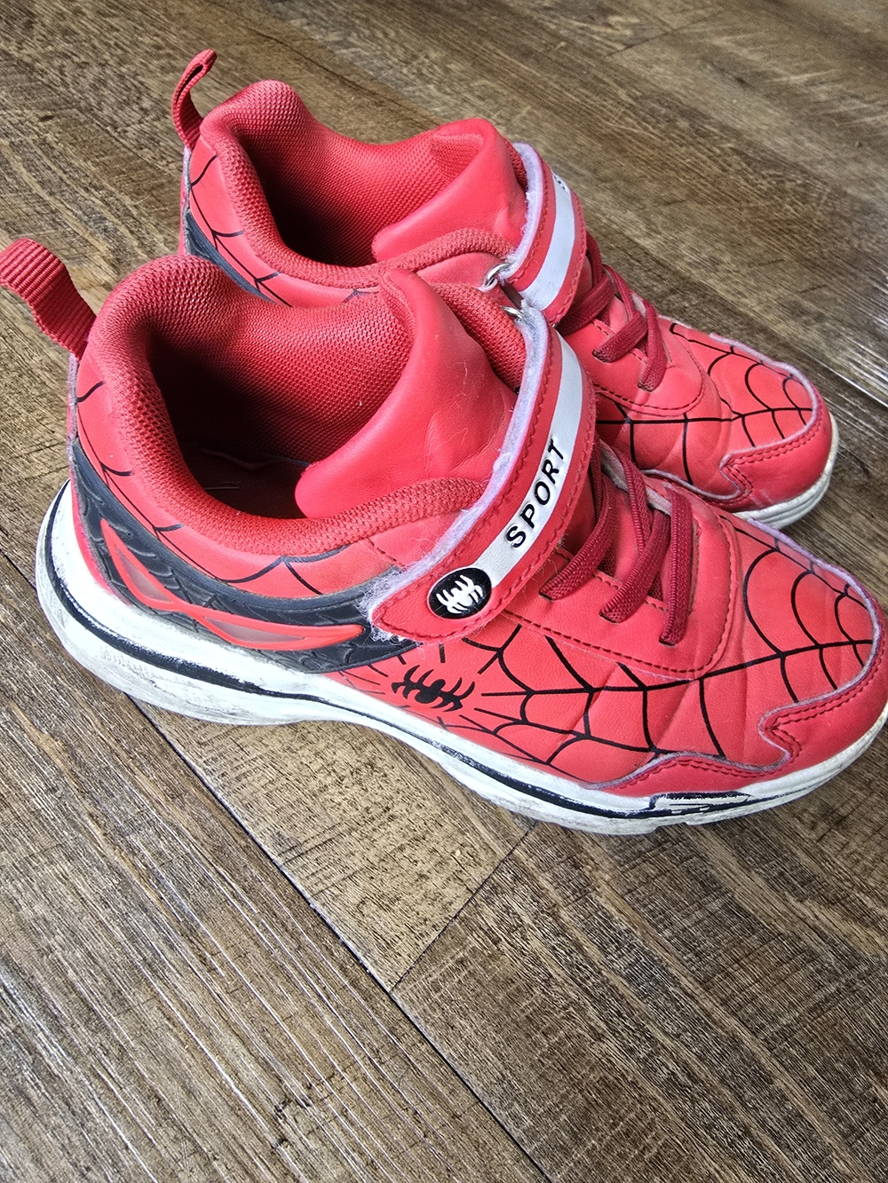Boys Red Spider Web Athletic Sneakers - Size 2.5